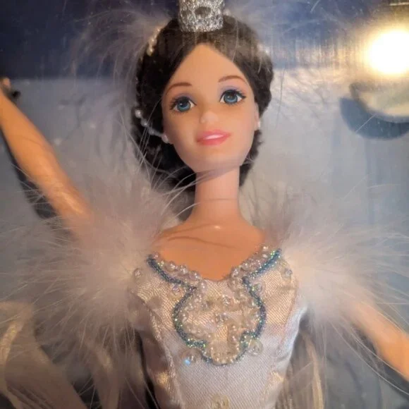 The Swan Queen Barbie Swan Lake Doll Classic Ballet Series Collector 1997 Mattel - Picture 5 of 11